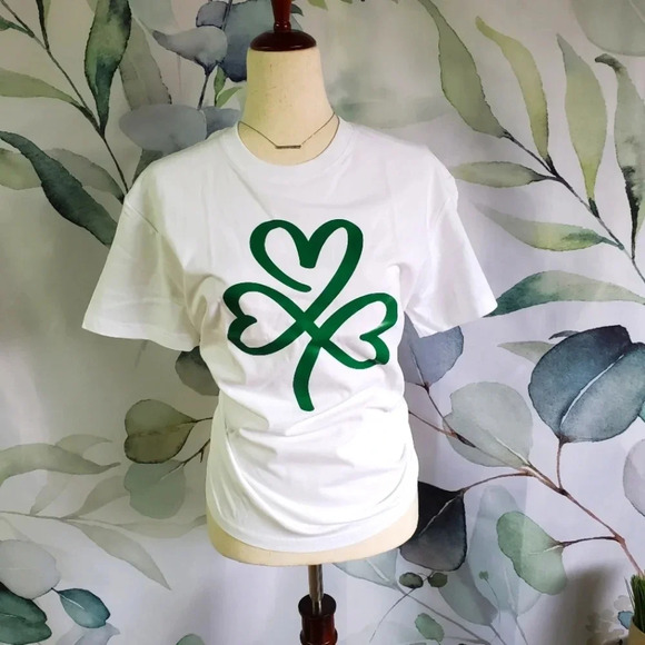 St Patrick's Day Clover Heart Shirt sz M/6 - Picture 1 of 6